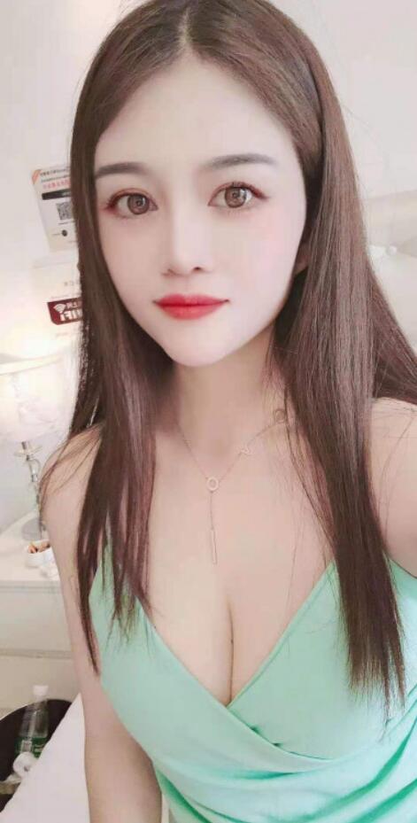 广佛线魁奇站 大胸妞七七